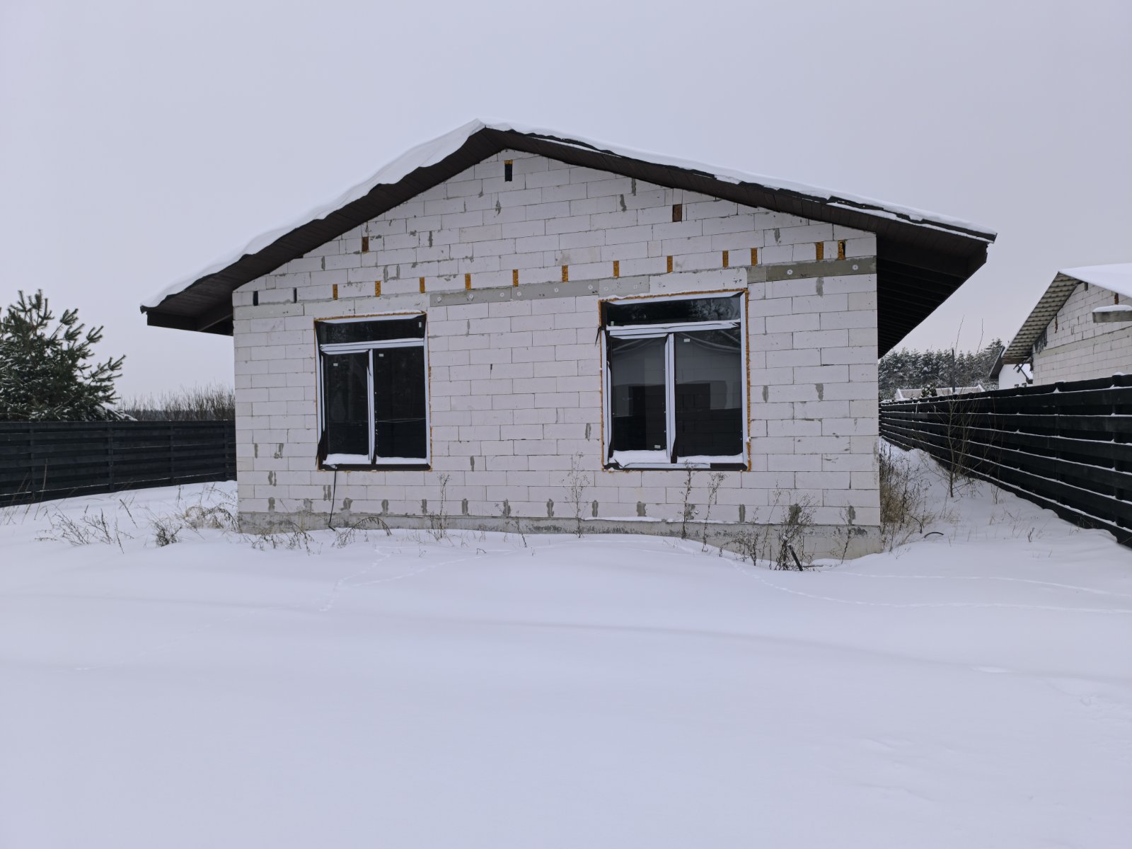 Фото фасаду
